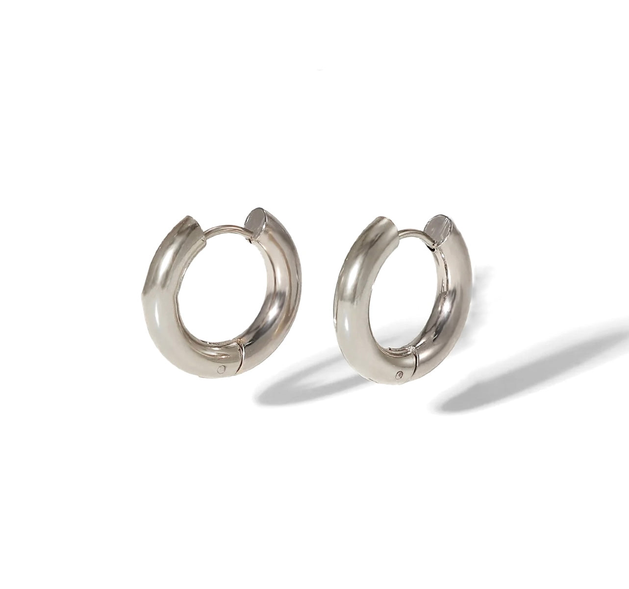 Lacey smaller plain earring