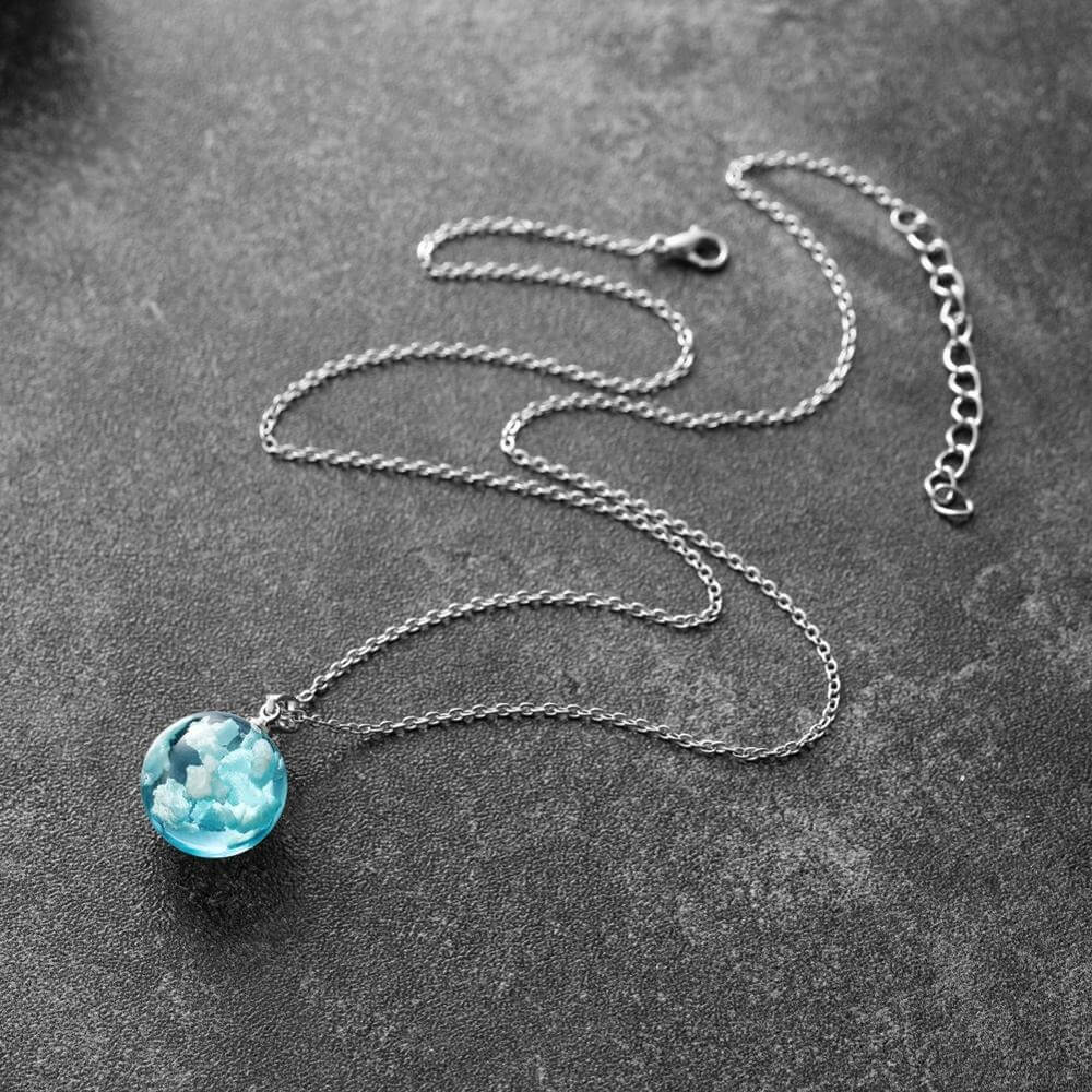 CLOUDS NECKLACE.